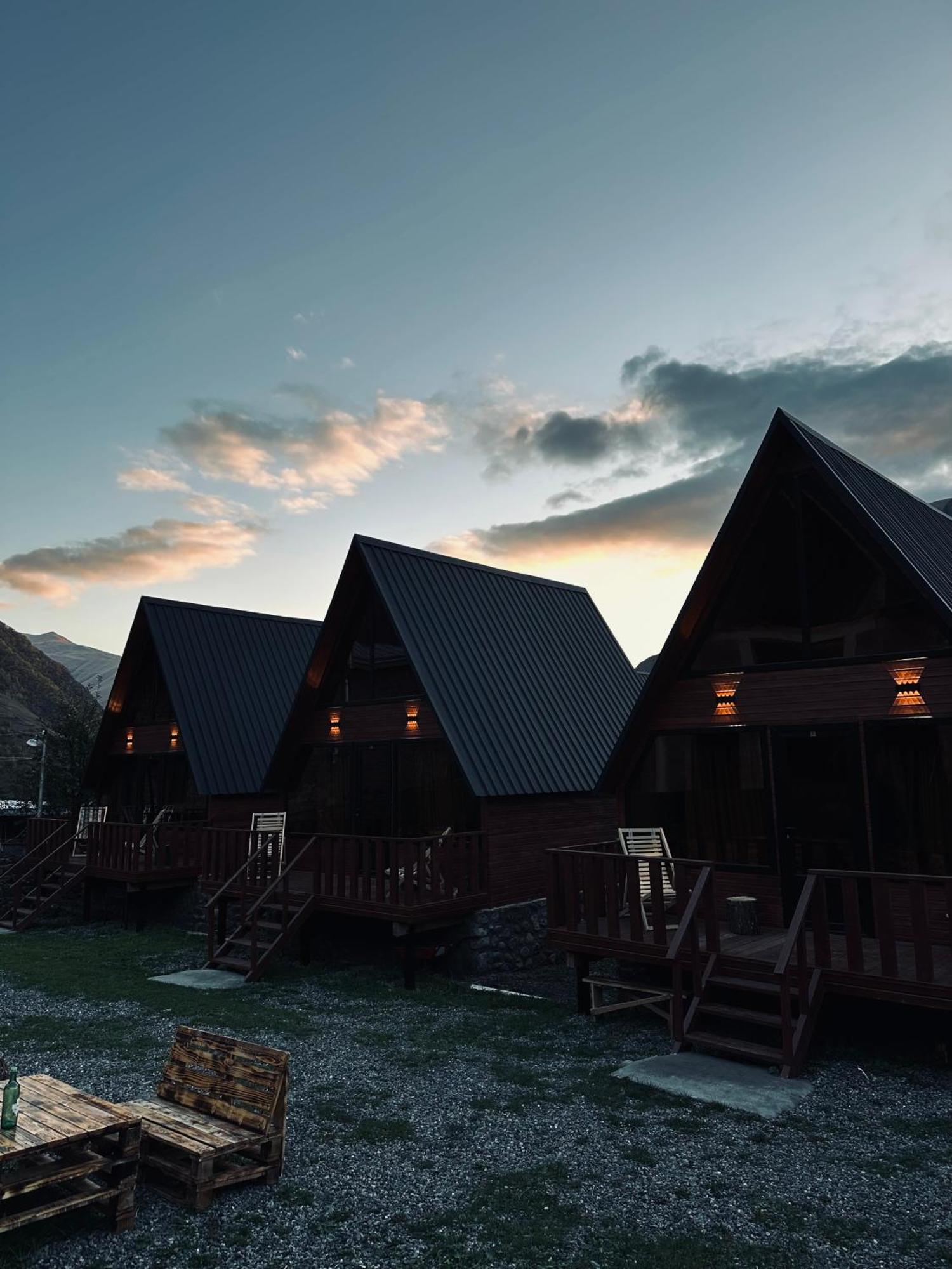 Appartamento Trip Zone Kazbegi Esterno foto